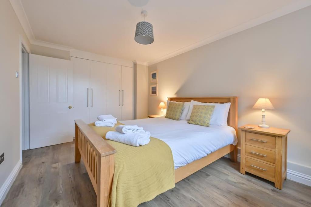 פול Spacious Sandbanks Apartment Near Beach And Bars With Free Parking מראה חיצוני תמונה